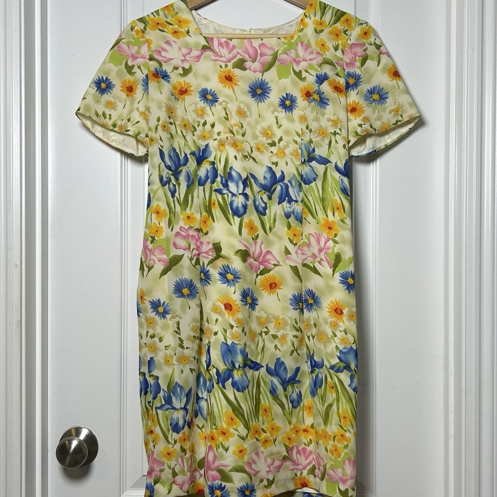 Positive Attitude Petite Vintage 90s Garden Floral Shift Dress Cottagecore Style